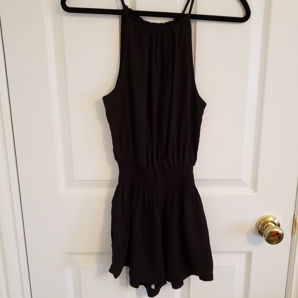Forever 21 short romper never worn size S